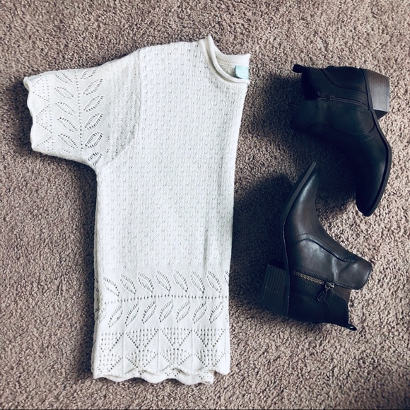 220 Hickory Sweaters - Cream cut out scallop short sleeve sweater